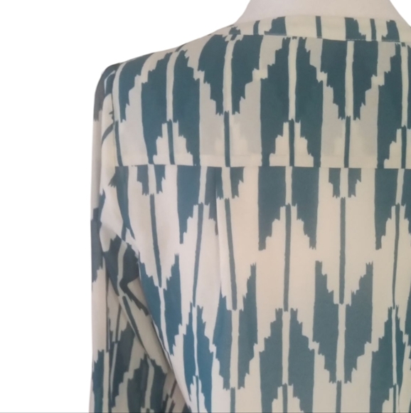 Anthropologie Maeve Rohana Embellished Henley Top Ikat‎ Print Size 0 - Picture 8 of 10